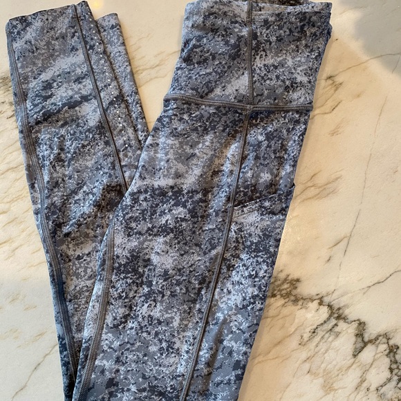 Rare Print! Lululemon Fast & Free 7/8 Area Ice - Picture 2 of 4